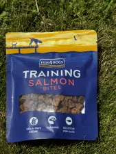 FISH4DOGS Tréninkové pamlsky pro psy losos 80 g