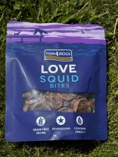 FISH4DOGS Pamlsky pro psy oliheň 80 g