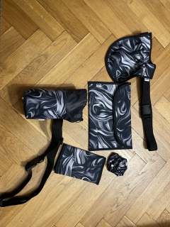 Sada - černá žíhaná